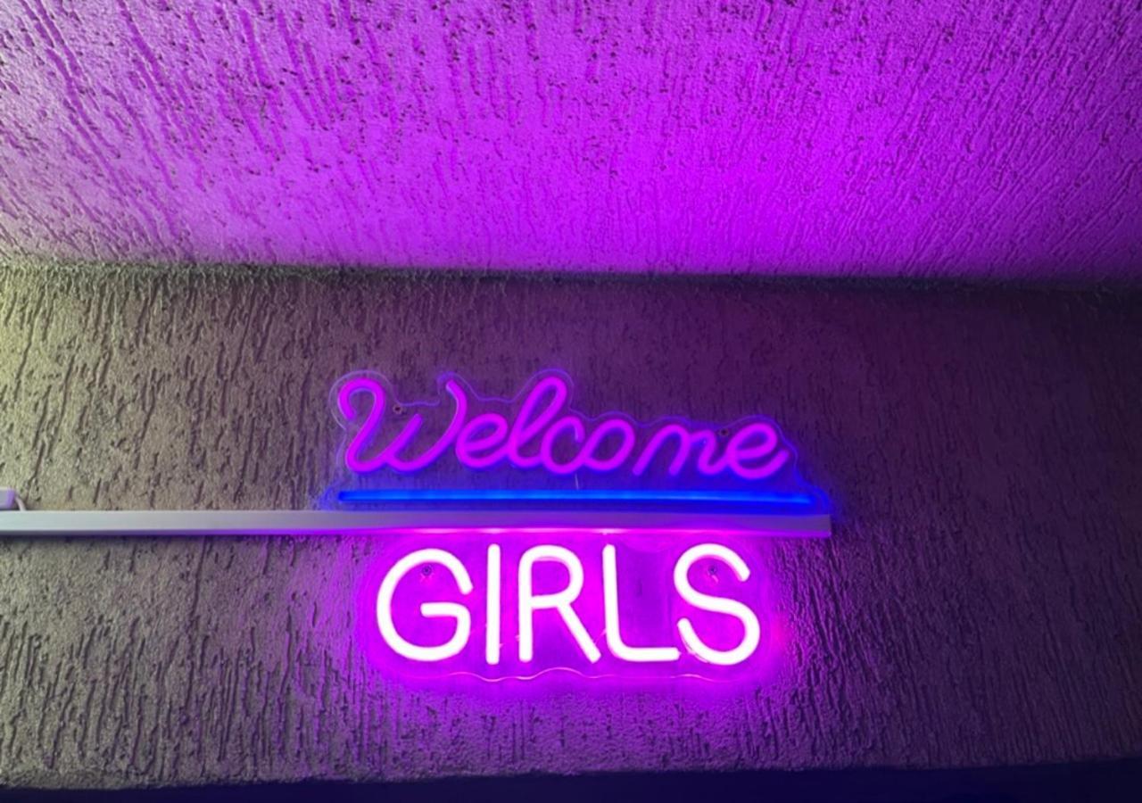Girls Willa Cracovie Extérieur photo